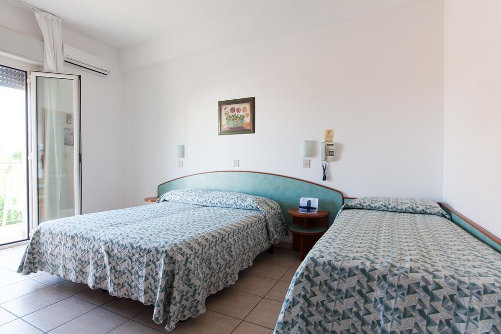 Hotel Gabry Cervia Zimmer foto