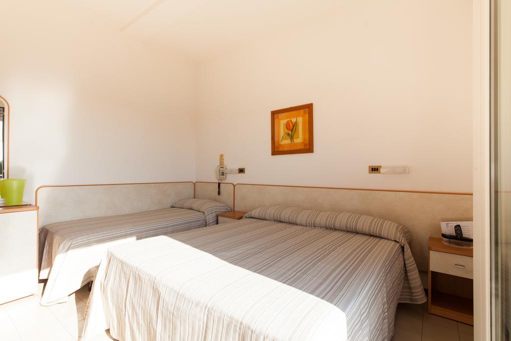Hotel Gabry Cervia Zimmer foto